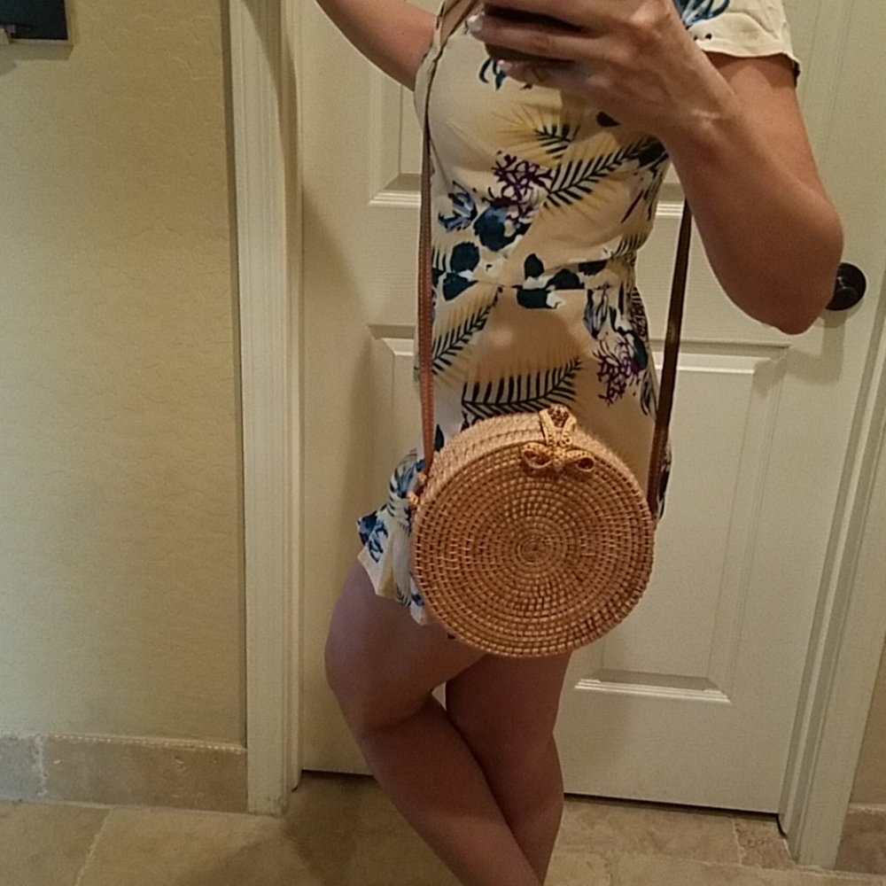 Circle Straw Beach Handwoven Rattan Crossbody Bag - Picture 4 of 8
